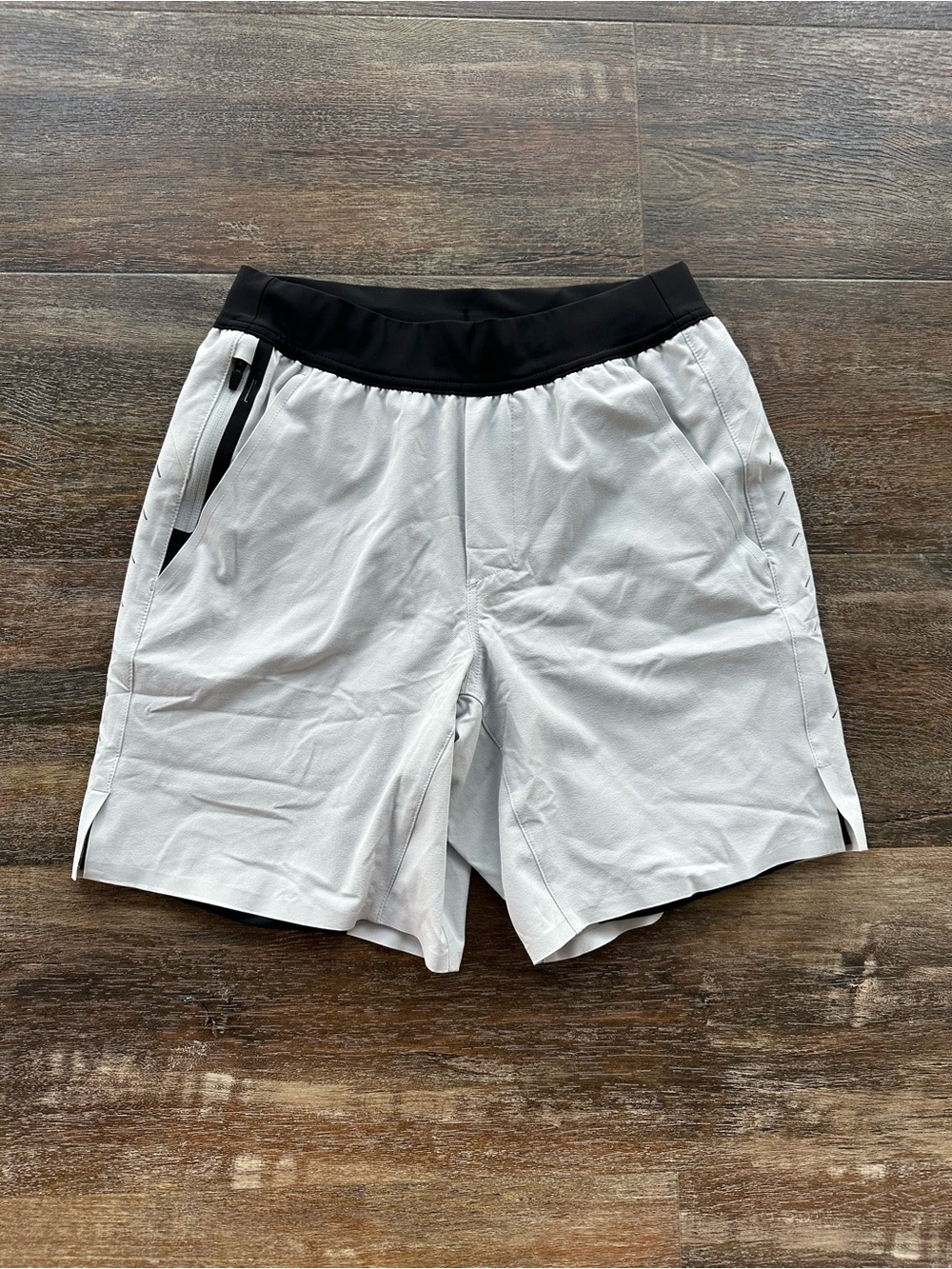 Ten Thousand The Interval Short Lined Light Gray 7" Mens Size XS
